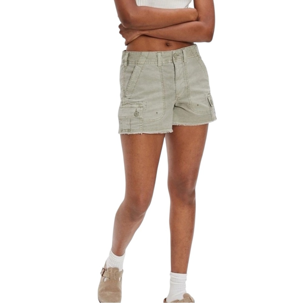 American Eagle Snappy Stretch 90s Boyfriend Cargo Shorts Olive Size 16 High Rise